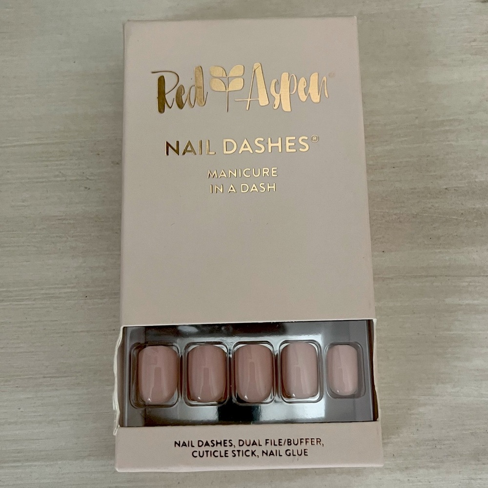 Red Aspen Nails (brand new in packaging)
